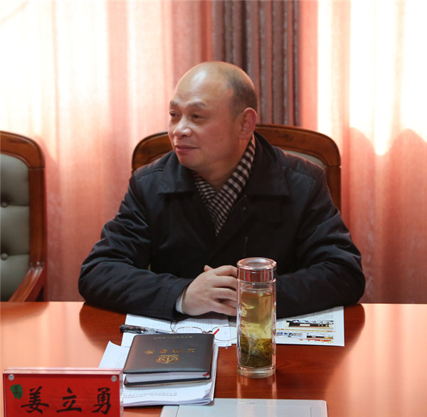 图四：市中院党组成员、政治部主任姜立勇部署安排工作.jpg