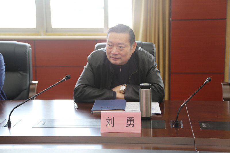 省高院执行局局长刘勇一行到黄冈调研指导工作