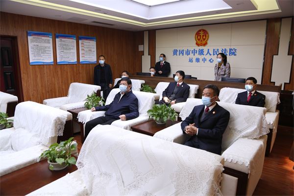 参观运维中心.JPG